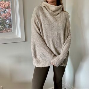 Aritzia Plutarch sweater, light grey, size XS